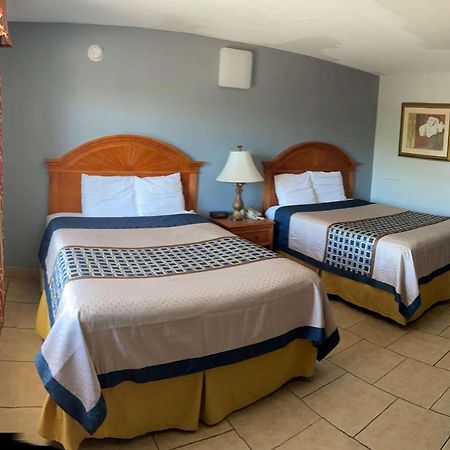 Travelodge By Wyndham Venice Venice Gardens Экстерьер фото
