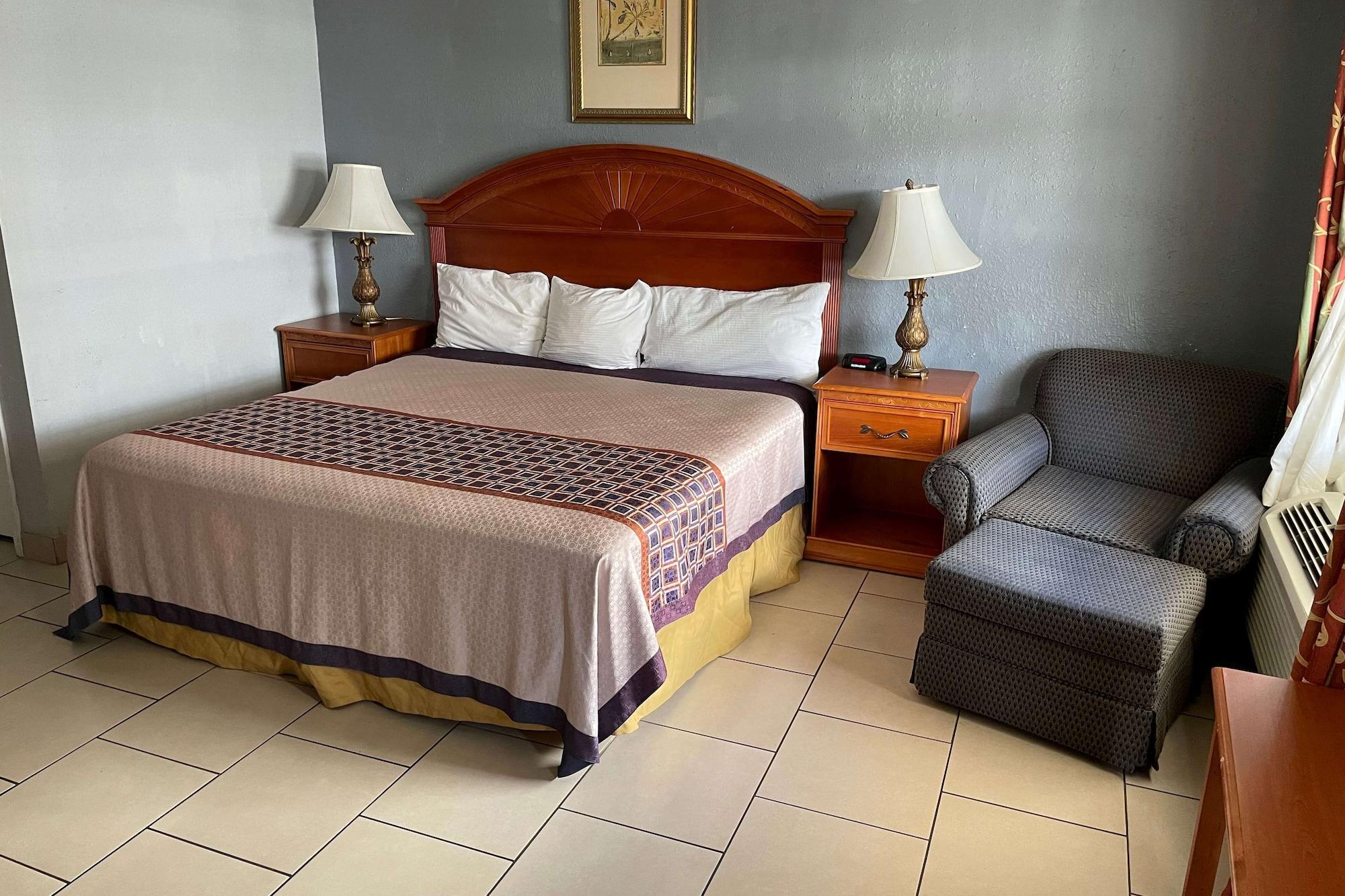 Travelodge By Wyndham Venice Venice Gardens Экстерьер фото