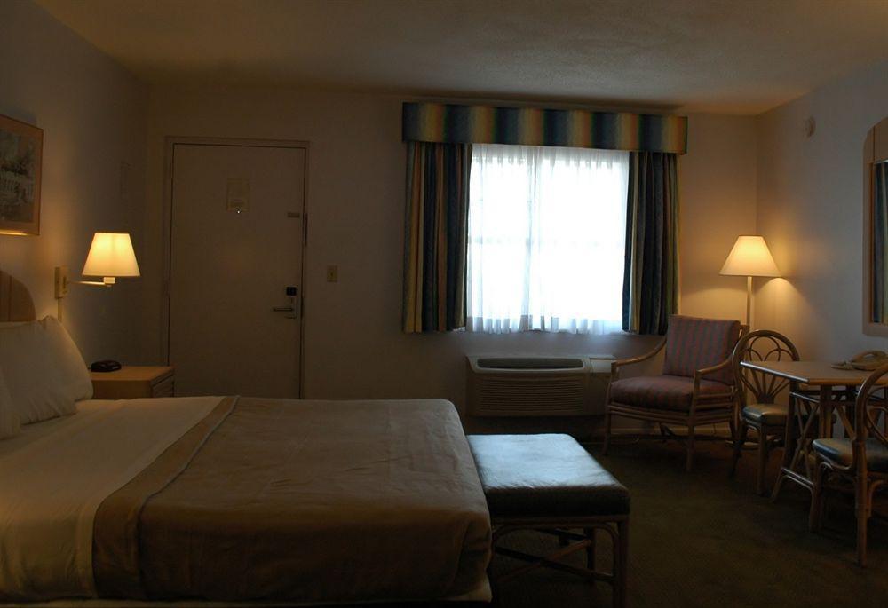 Travelodge By Wyndham Venice Venice Gardens Экстерьер фото