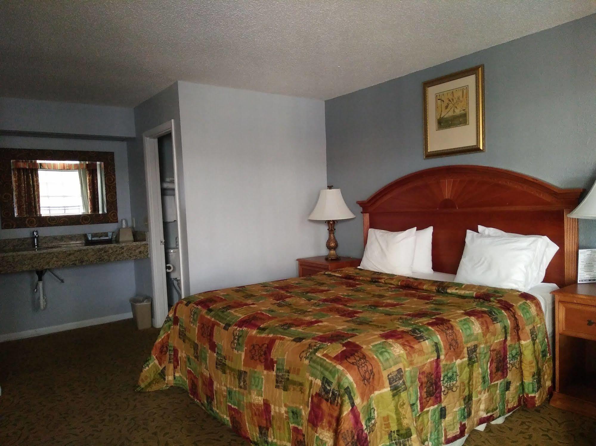 Travelodge By Wyndham Venice Venice Gardens Экстерьер фото