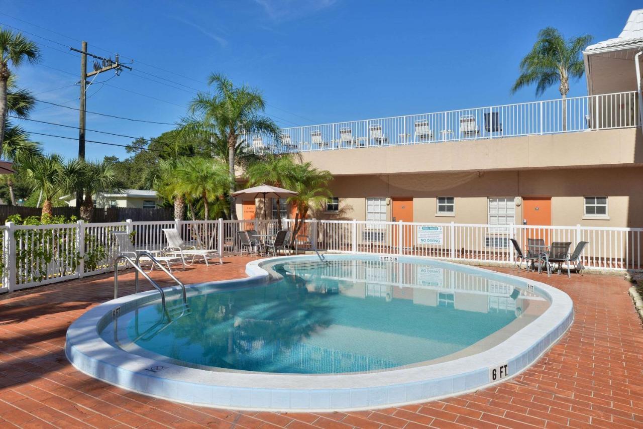 Travelodge By Wyndham Venice Venice Gardens Экстерьер фото